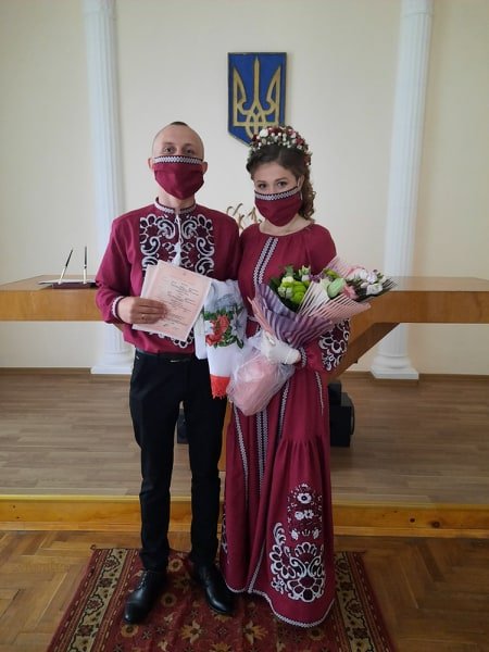 Напередодні Дня вишиванки закохана пара волинян поєднала серця. ФОТО