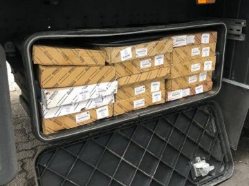 На «Ягодині» у вантажівці знайшли контрабандні автозапчастини