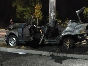 В Запоріжжі троє людей заживо згоріли в автомобілі. ВІДЕО 