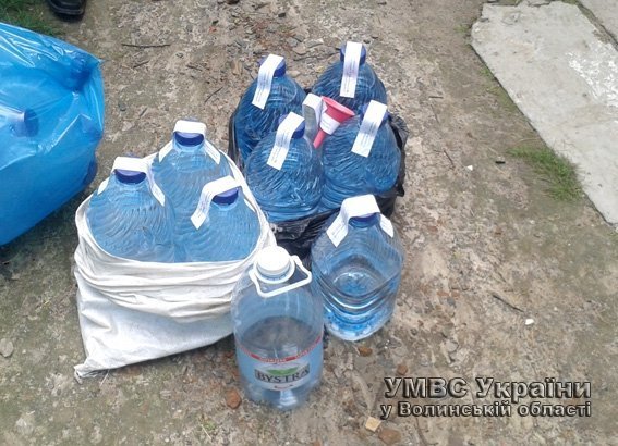 На Волині чоловік підпільно збував сурогат. ФОТО