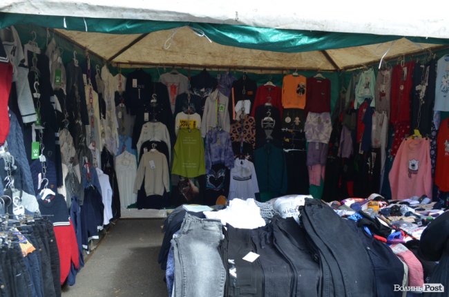 Місце для вигідного шопінгу: у Луцьку відкрився Харківський ярмарок*