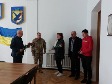 Рідні Героя з Волині, який вважається зниклим безвісти, отримали його нагороду. ФОТО