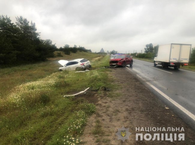 На Херсонщині в масштабній аварії постраждали 6 дітей. ФОТО