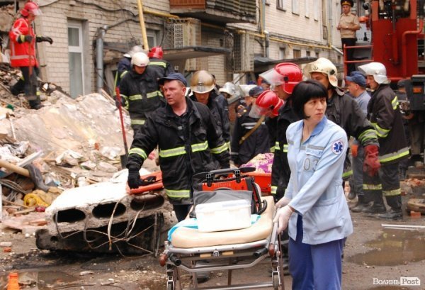 У завалах будинку в Луцьку знайшли тіло другого загиблого. ФОТО