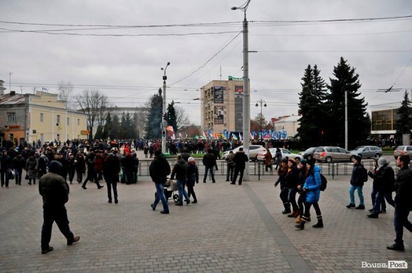 Віче на луцькому Майдані. ФОТО