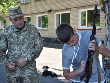 Волинські бійці навчали дітей із прифронтової школи