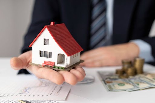 Гроші потрібні негайно: продавати квартиру чи брати кредит під заставу