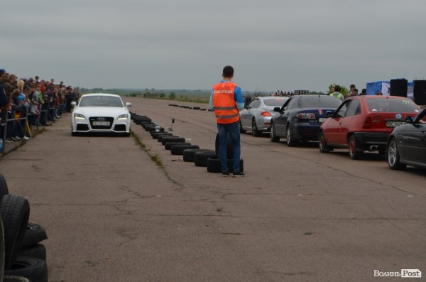 Під Луцьком визначили переможця з дрег-рейсінгу. ФОТО
