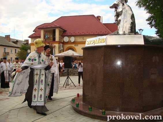 У Ковелі відкрили пам’ятник захисникам України. ФОТО. ВІДЕО