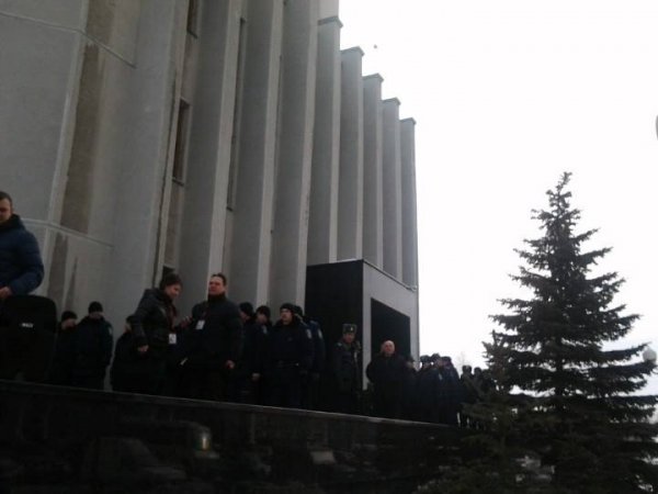 Пікет під ОДА: «Башкаленко, вали звідси!». ФОТО