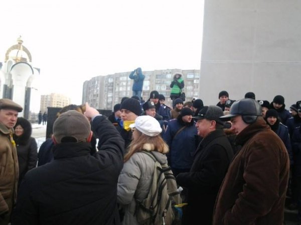 Пікет під ОДА: «Башкаленко, вали звідси!». ФОТО