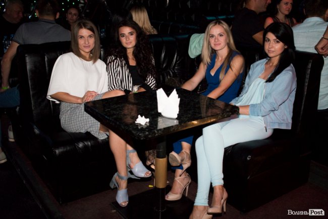 У луцькій «Опері» відгримів концерт Макса Барських. ФОТОРЕПОРТАЖ