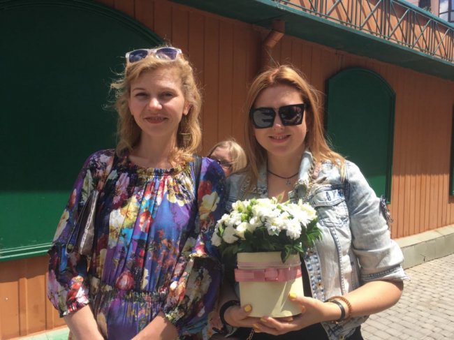 Щасливі і закохані: у Луцьку побралися відомі волонтери. ФОТО