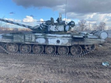 Служитимуть на благо України: під Черніговом вояки ЗСУ захопили ворожі танки