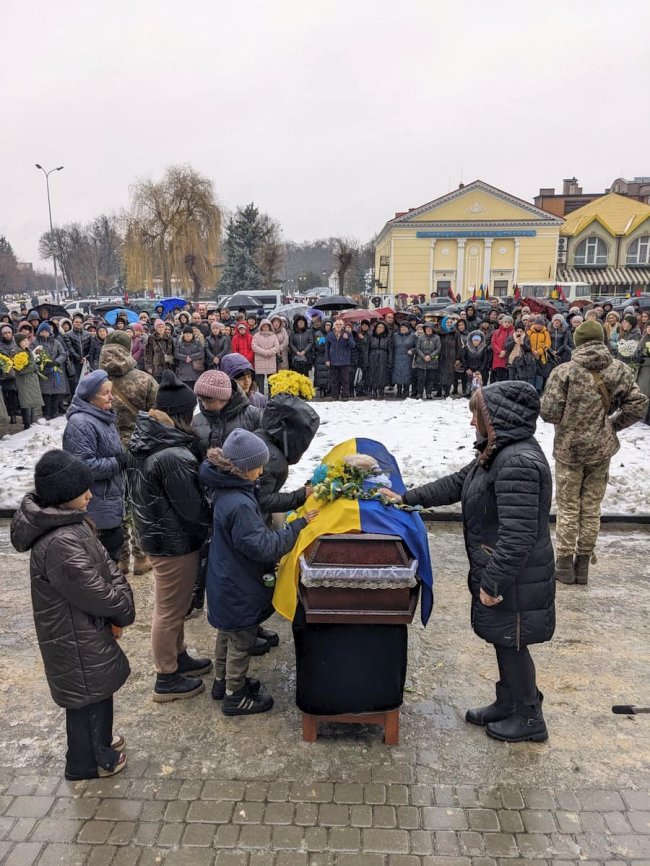 На захист стали троє чоловіків з однієї родини: у Ковелі попрощалися із 26-річним Героєм