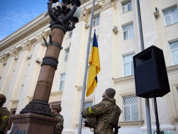У звільненому Херсоні підняли прапор України
