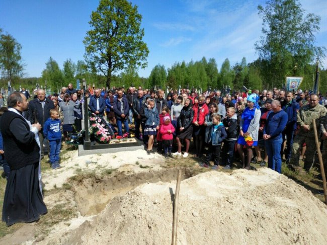 У селі на Волині похоронили військового 14-ої бригади