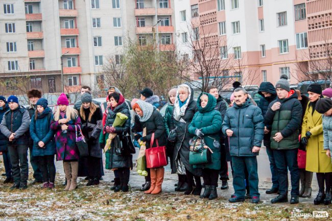 У Луцьку освятили хрест під будівництво дитячої церкви. ФОТО