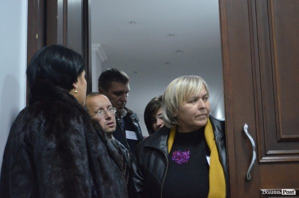 У Луцькій ТВК сплять на мішках з бюлетенями. ФОТО