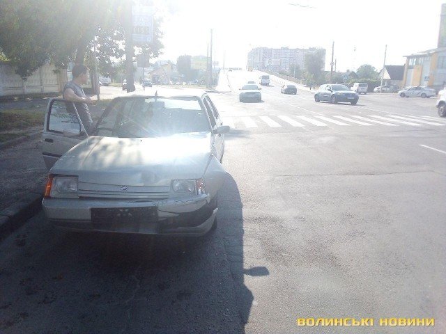 На Рівненській у Луцьку – аварія з потерпілими. ФОТО. ВІДЕО