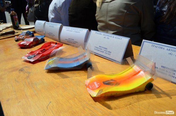 У центрі Луцька – виставка талантів зі всієї області. ФОТО 