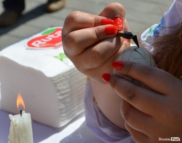 У центрі Луцька – виставка талантів зі всієї області. ФОТО 