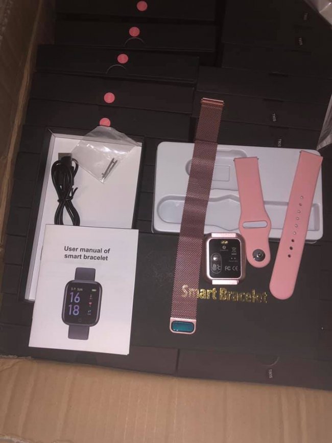 Смартгодинники та бездротові навушники: на «Ягодині» виявили контрабанду