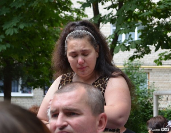 З будинку, що обвалився, виселяють людей