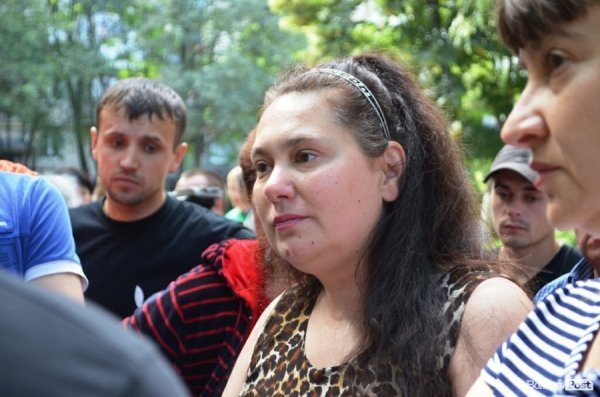 З будинку, що обвалився, виселяють людей