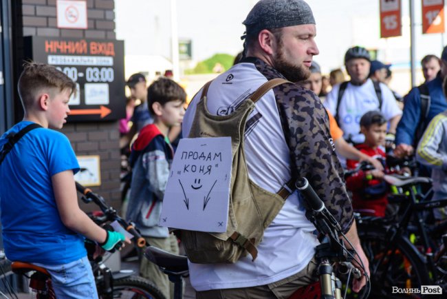 З дітками, собакою та у вишиванках: як лучани провели «Велодень-2019». ФОТО