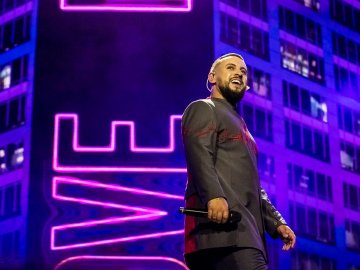 Співак з Луцька MONATIK став найкращим виконавцем року