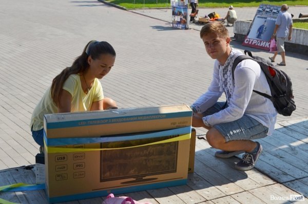 Луцька молодь збирає кошти для 51-ої бригади. ФОТО