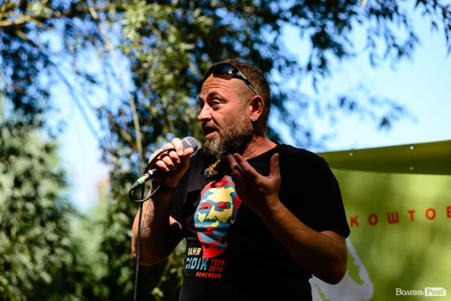 Патріотичні гутірки та захопливі бої: як минає другий день атмосферного «Бандерштату». ФОТО