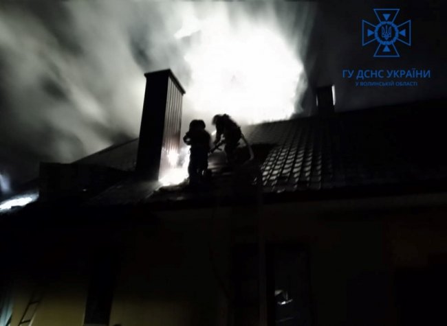 У Луцьку горів підвал багатоповерхівки. ФОТО