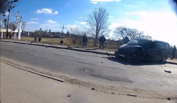 На Волині ДТП: Мерседес зіткнувся з Ауді. ФОТО