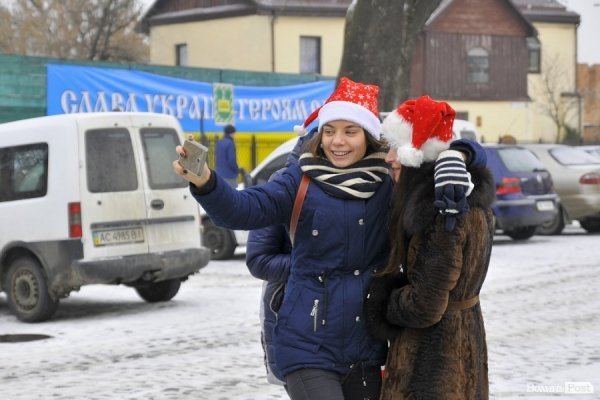 Луцьком пройшов парад помічників Святого Миколая