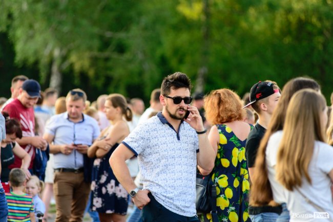 Казали «гречка», але підспівували: як у Луцьку минув безкоштовний концерт «Океану Ельзи». ФОТО 