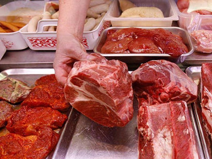 Попри «кусючі» ціни: лучани штурмують ринок перед святами