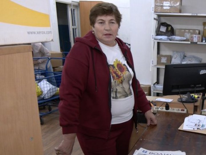 За день долає 8-9 кілометрів: луцька листоноша розповіла про свою роботу