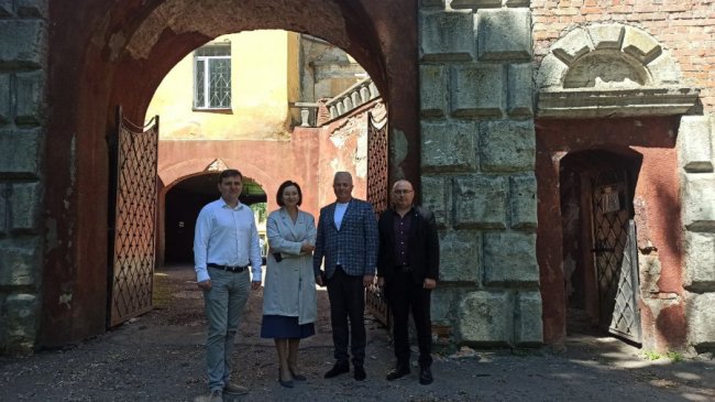 Замок Радзивіллів в Олиці готують до відкриття туристичного сезону