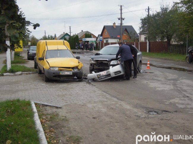 У Шацьку не розминулися легковики