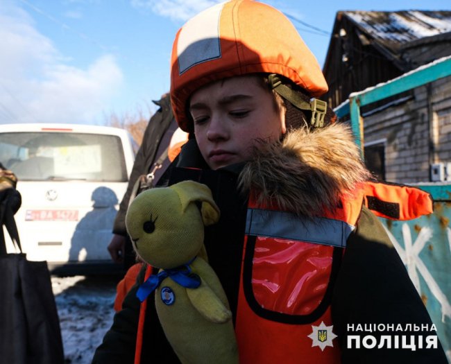 З-під фронту «Білі Янголи» евакуювали маму з трьома дітками