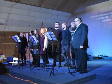 Маленькі лучани отримали різдвяні подарунки від діток Німеччини. ФОТО