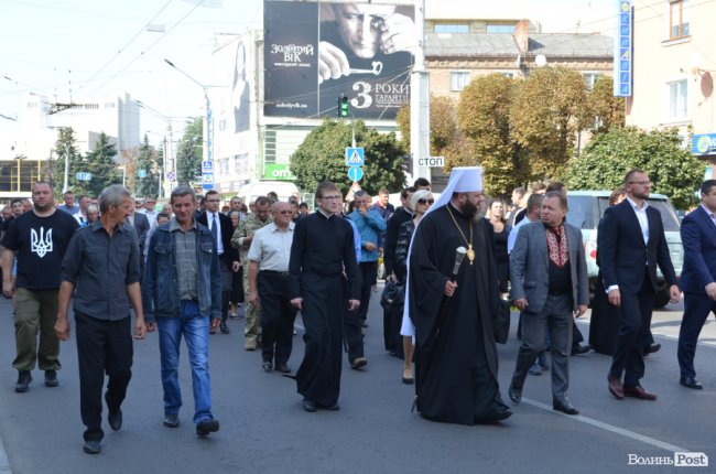 «Був сміливим, добрим і завжди допомагав»: у Луцьку попрощалися з Героєм Юрієм Лавренчуком. ФОТОРЕПОРТАЖ