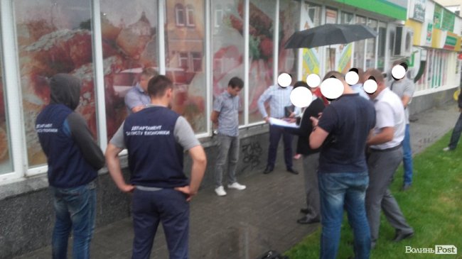 У Луцьку посеред вулиці затримали чоловіка