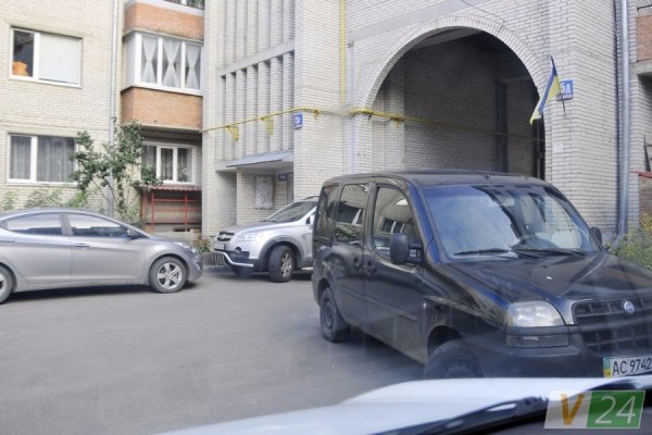 «Автоколапс» у луцьких дворах
