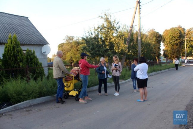 Мешканці Нововолинська відстоюють свою вулицю, яка руйнується через будівництво парковки