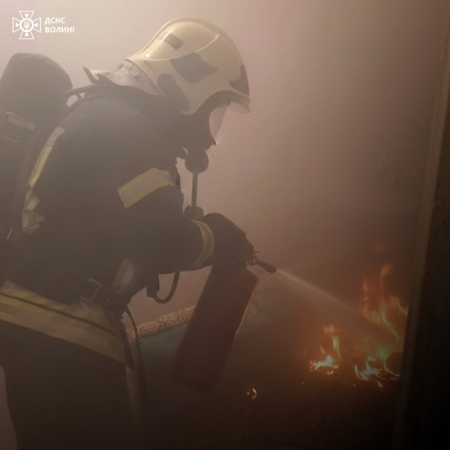 Через коротке замикання електроковдри у Луцьку спалахнула пожежа