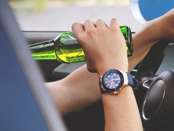 На Волині судили молодика, що їздив п'яним за кермом