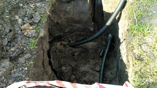 У центральному парку Луцька тривають роботи зі встановлення камер спостереження. ВІДЕО